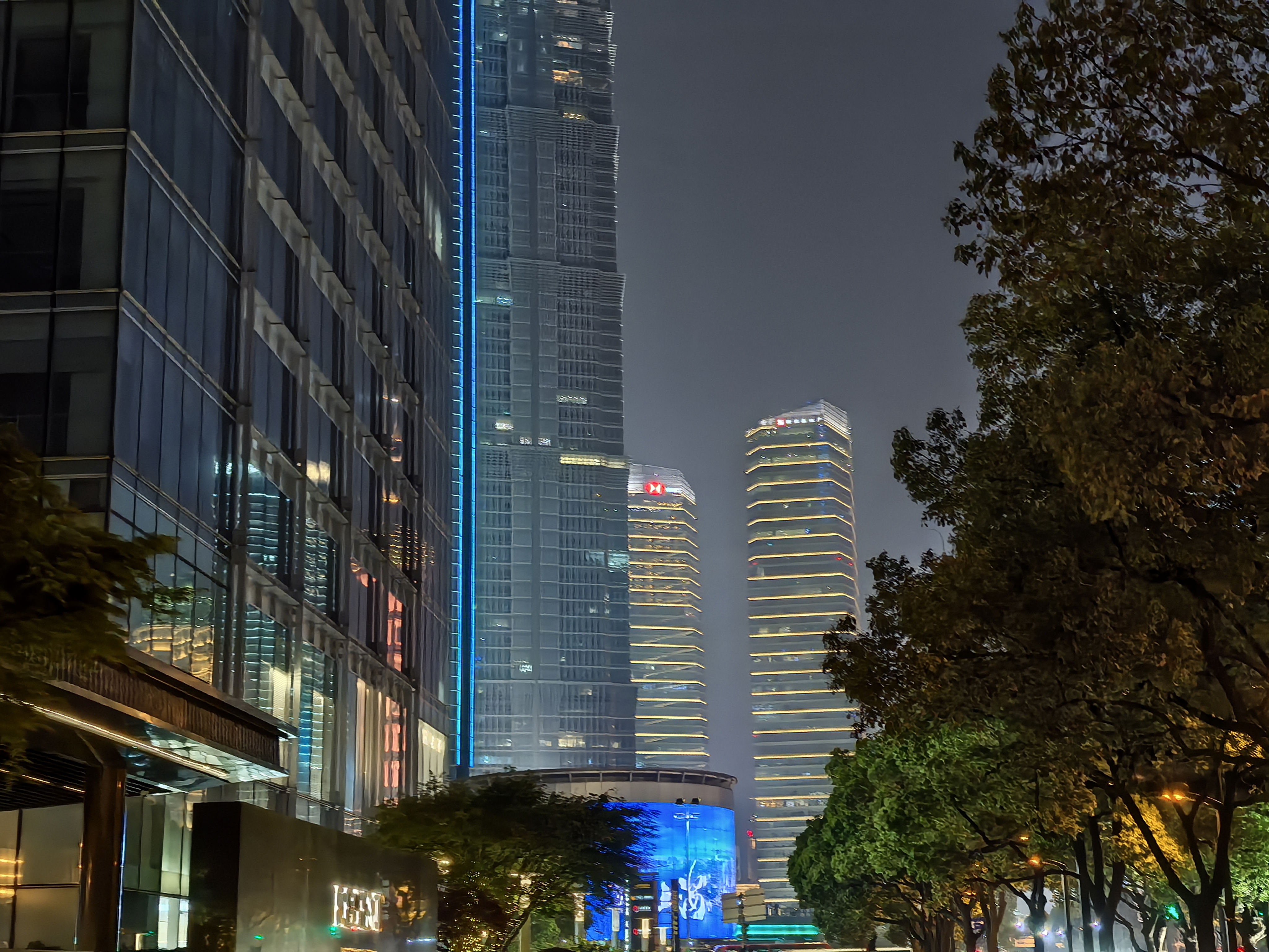 光影交错间的城市心跳